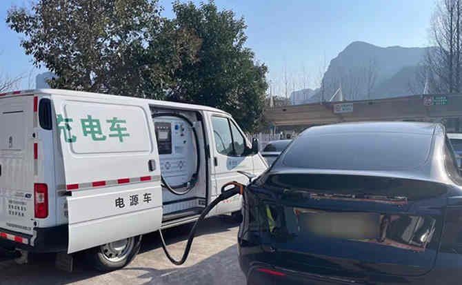 龙门汽车搭电